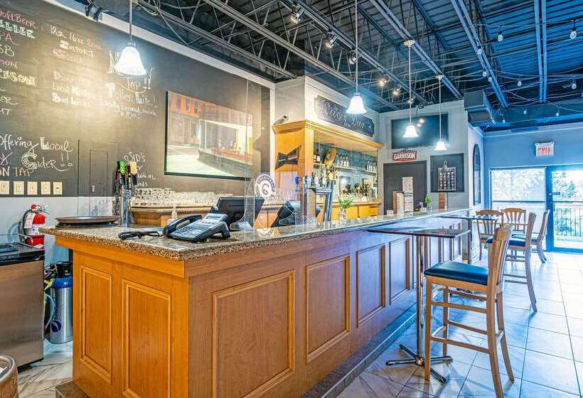 호텔 Quality Inn Halifax Airport