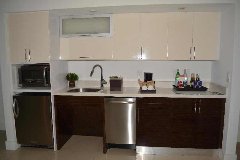 בית מלון כפרי Beach Haus Bal Harbour