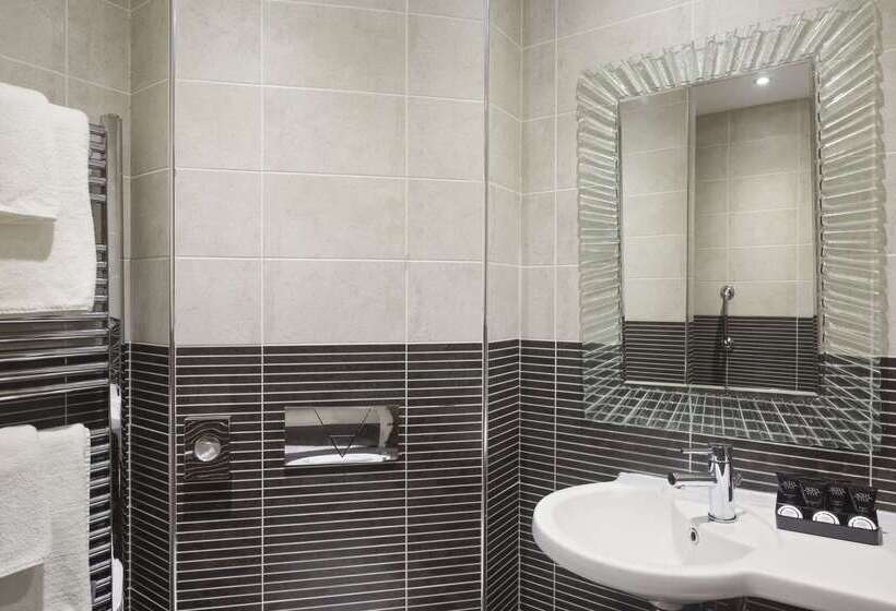 هتل Ramada Birmingham Oldbury M5 J2