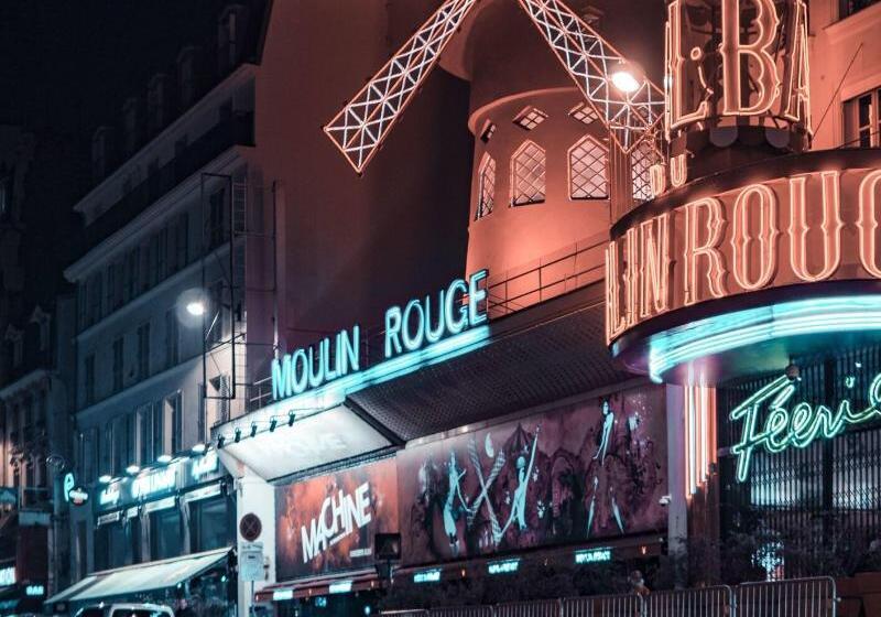 Отель Renaissance Paris Arc De Triomphe