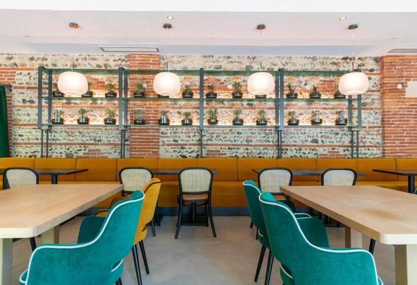 בית מלון כפרי Les Pins Galants