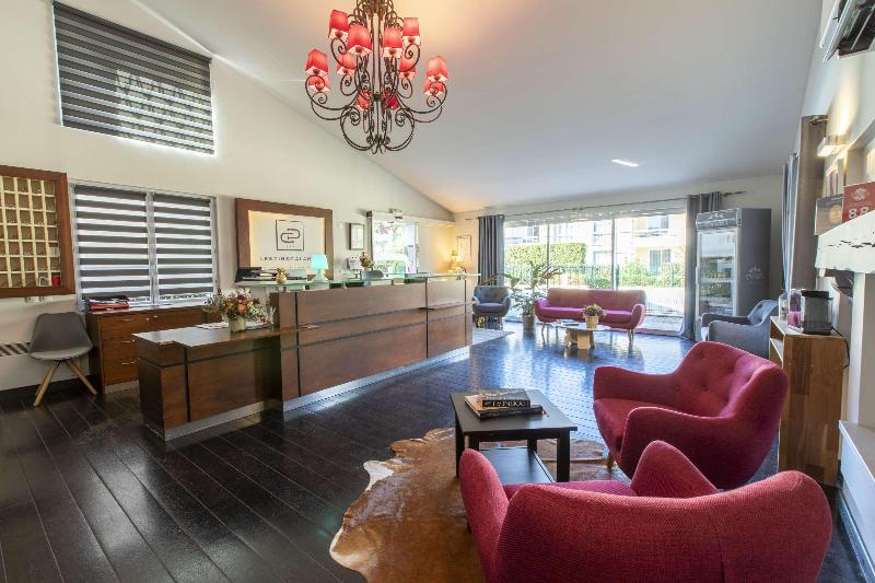 בית מלון כפרי Les Pins Galants