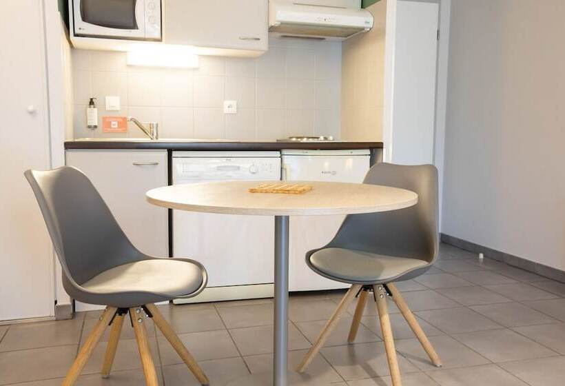 בית מלון כפרי Les Pins Galants