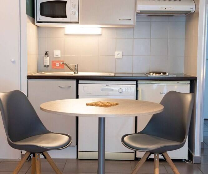 בית מלון כפרי Les Pins Galants