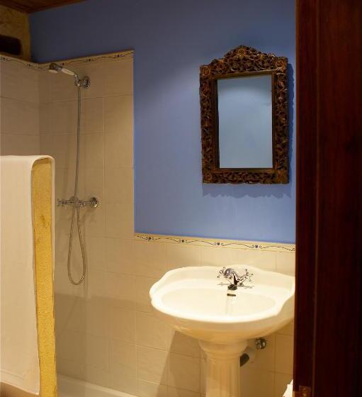 فندق ريفى La Val