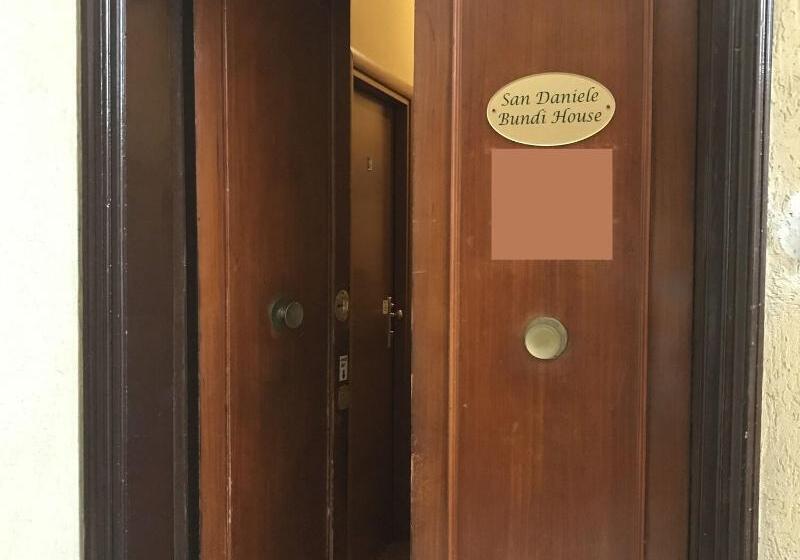 هتل San Daniele Bundi House