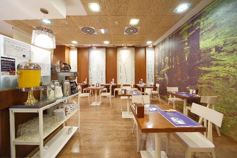 Santa Rosa, Blue Hoteles