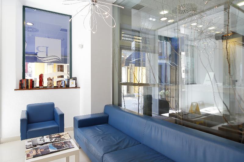 Santa Rosa, Blue Hoteles