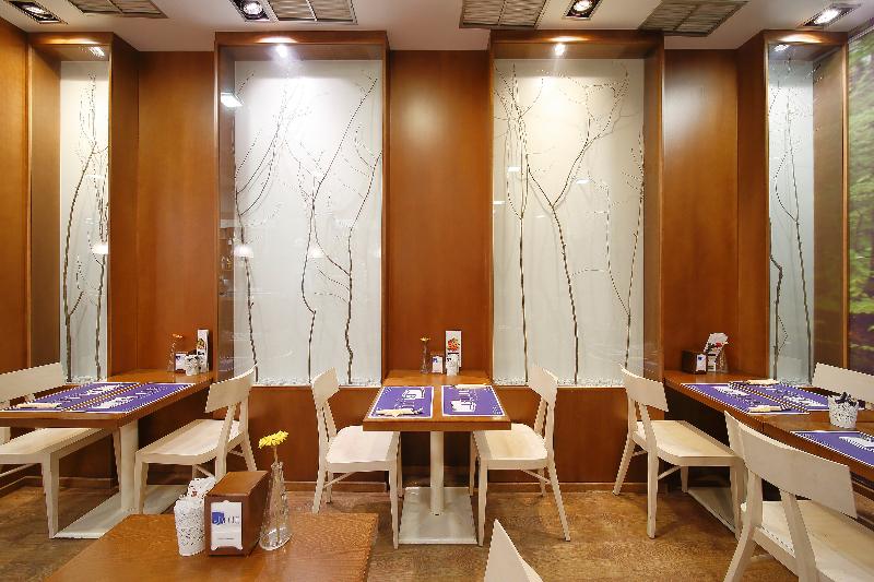 Santa Rosa, Blue Hoteles