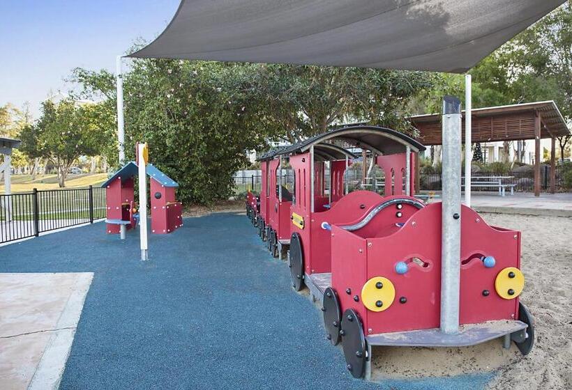 בית מלון כפרי Scarborough Beach Resort Brisbane