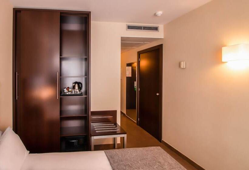 Sm Hotel Teatre Auditori