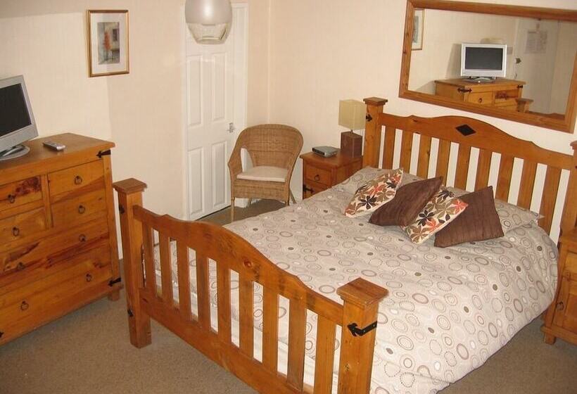 בית מלון כפרי The Horseshoe Guesthouse