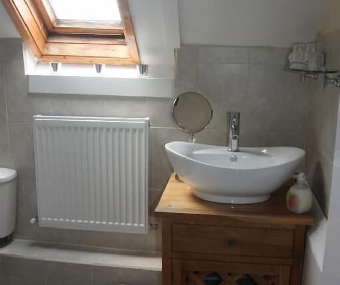 בית מלון כפרי The Horseshoe Guesthouse