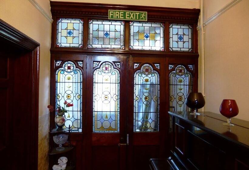 فندق The Old Vicarage