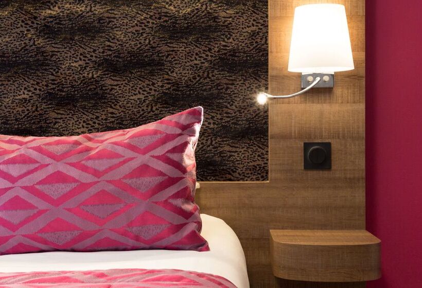 Отель The Originals Boutique, Hôtel Le Lion D'or, Fougères Ouest
