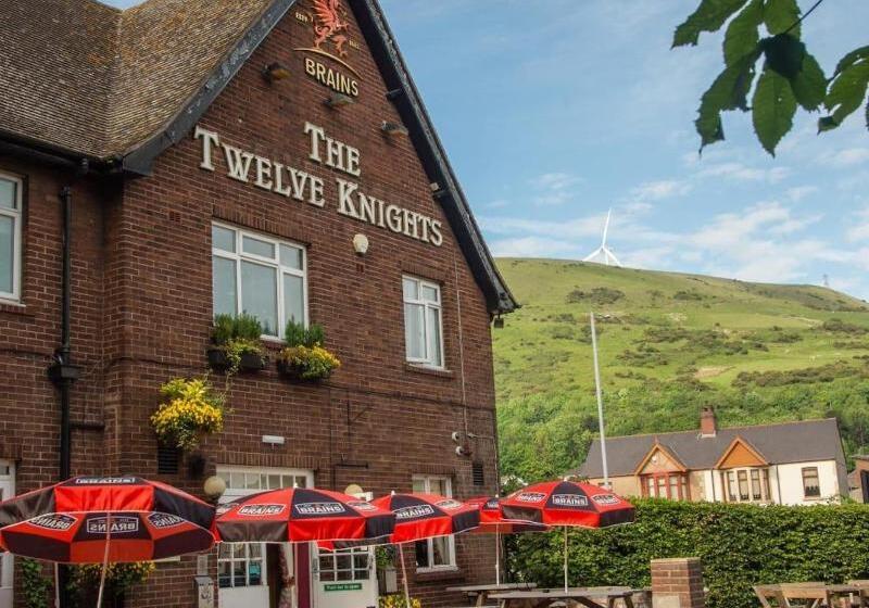 בית מלון כפרי The Twelve Knights