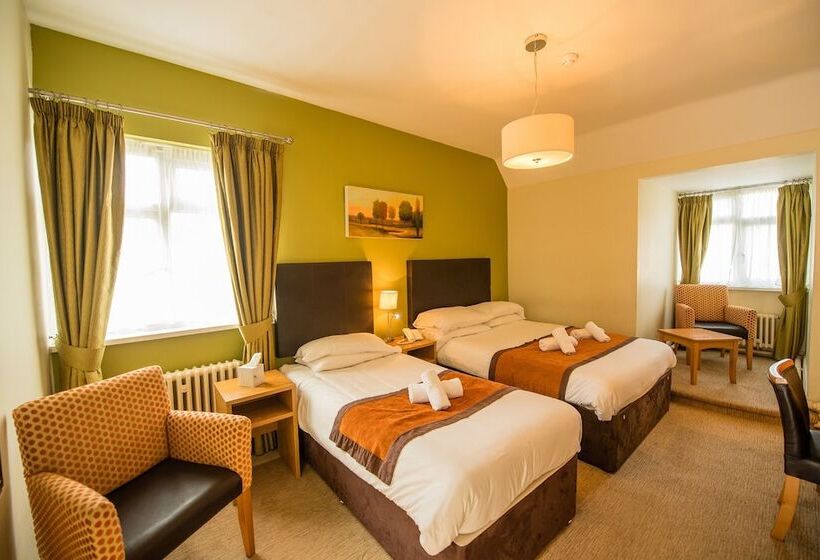 בית מלון כפרי The Twelve Knights