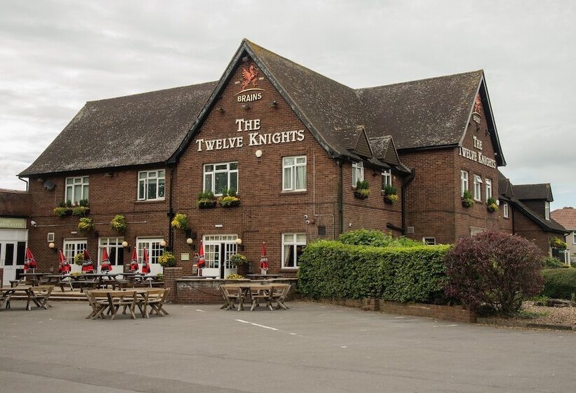 בית מלון כפרי The Twelve Knights