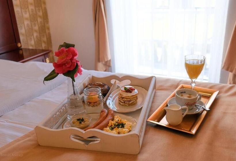 Отель Tommy Wellness & Spa