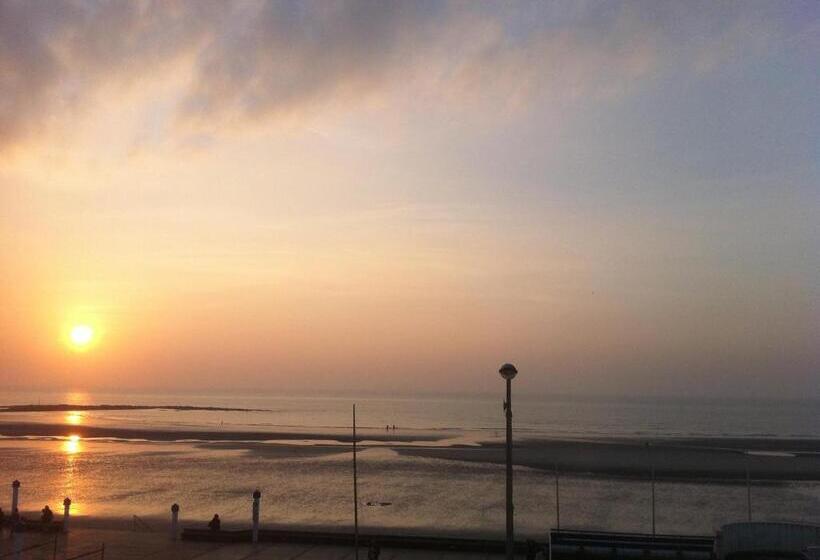 Отель Villa Trémail   La Plage Au Pied De Votre Chambre