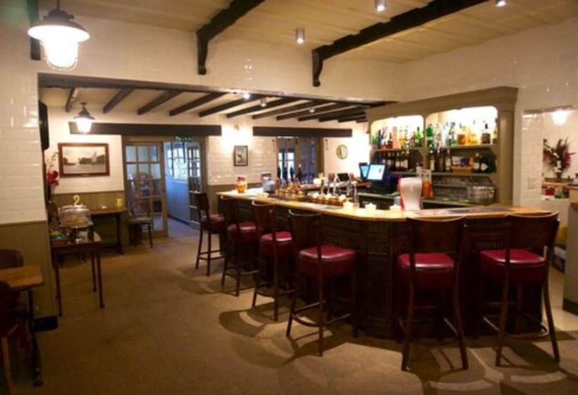 فندق Wayford Bridge Inn