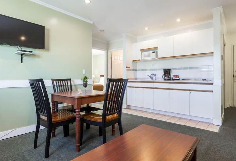 汽车旅馆  Oasis Inn