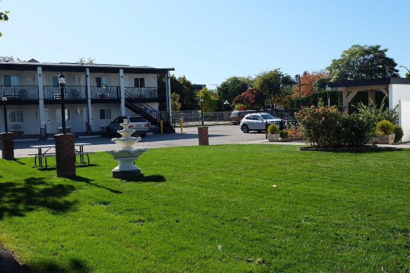 汽车旅馆  Oasis Inn