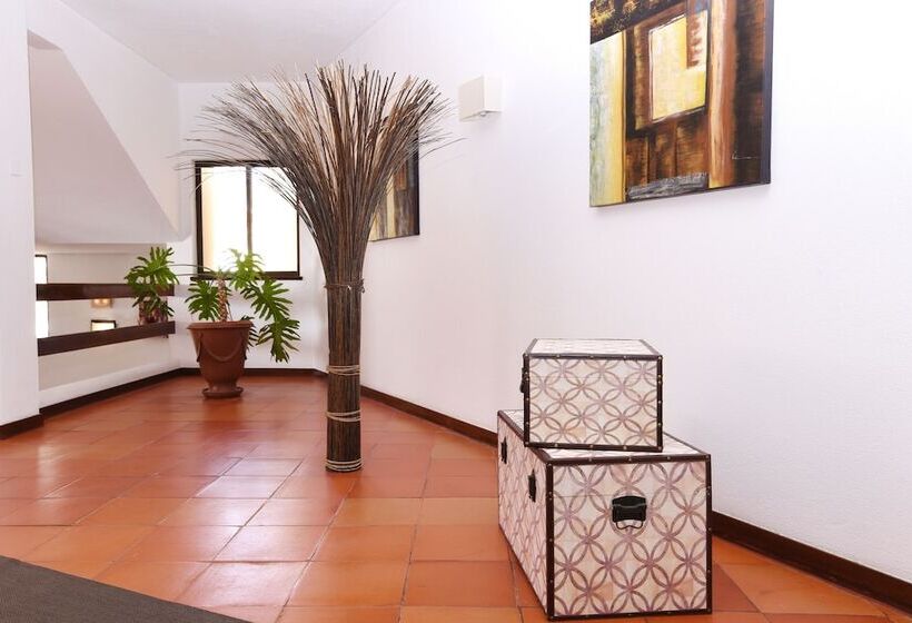 Praia Da Lota Resort - Beachfront Hotel