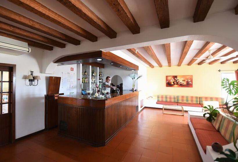 Praia Da Lota Resort - Beachfront Hotel