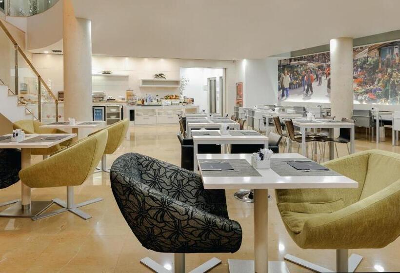 Отель Catalonia La Boquería