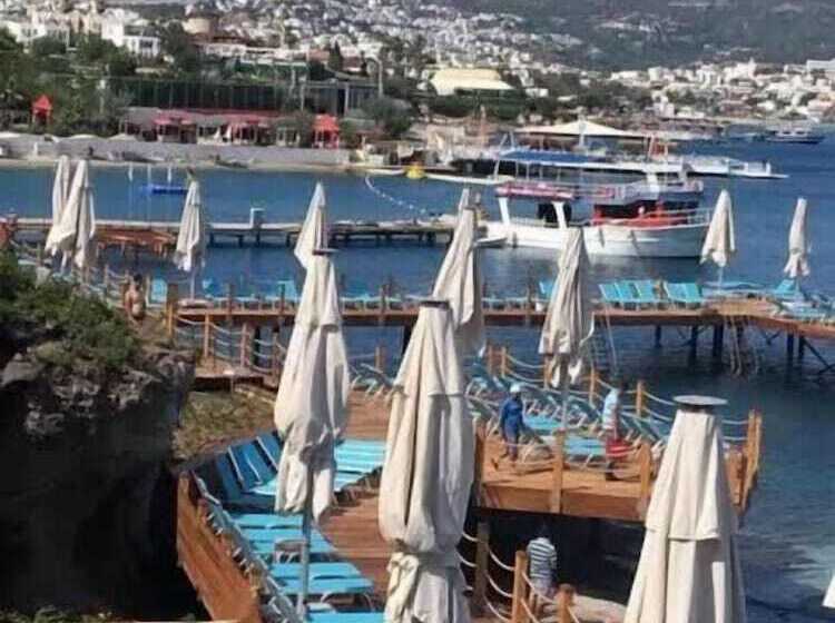 منتجع Aura Residence