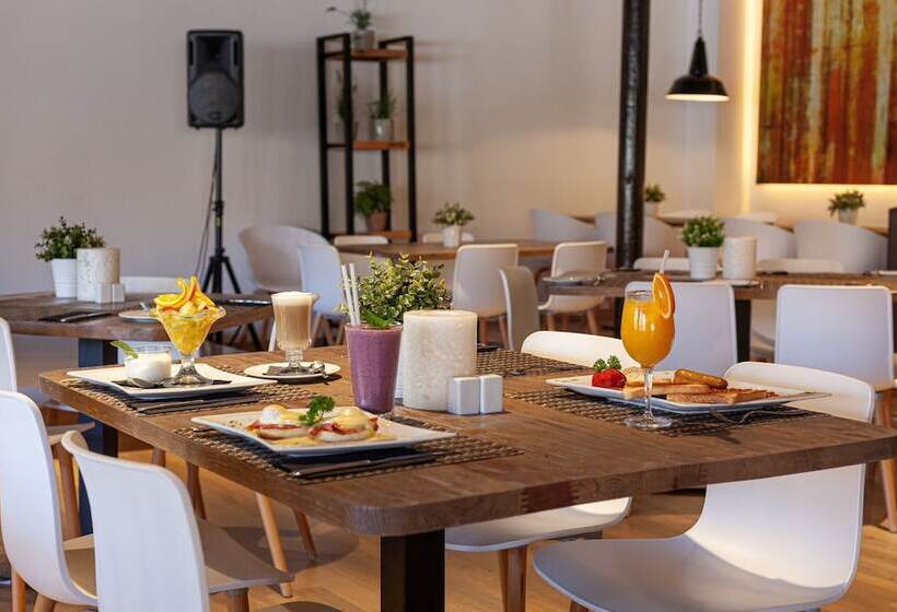 Wyndham Residences Golf Del Sur