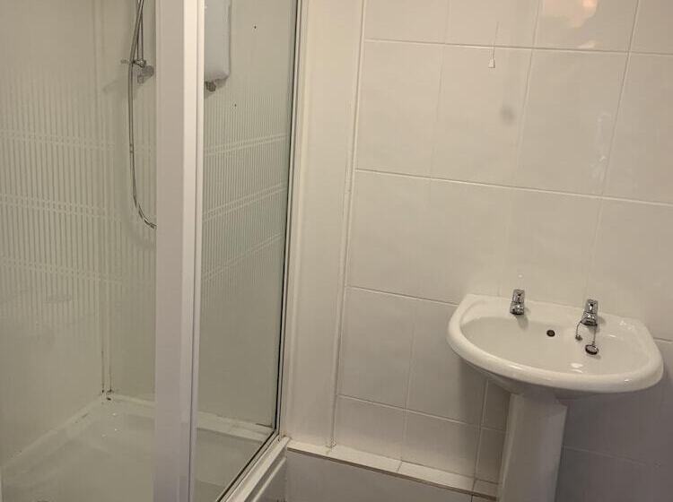 住宿加早餐  The Halfway House Pub And Kitchen