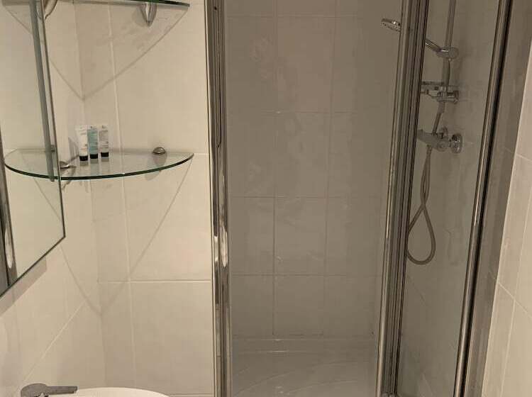 住宿加早餐  The Halfway House Pub And Kitchen