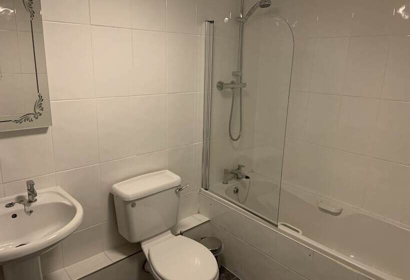 住宿加早餐  The Halfway House Pub And Kitchen