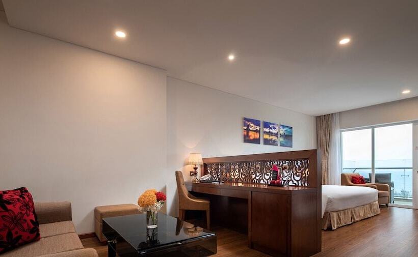 Gold Coast Hotel Resort & Spa