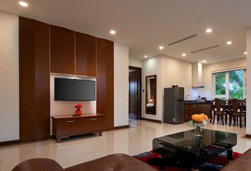 Gold Coast Hotel Resort & Spa