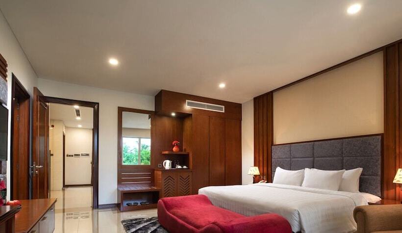 Gold Coast Hotel Resort & Spa