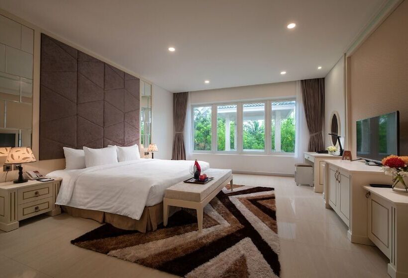 Gold Coast Hotel Resort & Spa