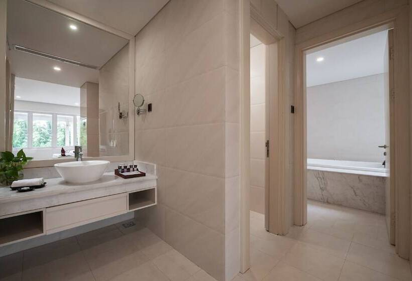 Gold Coast Hotel Resort & Spa