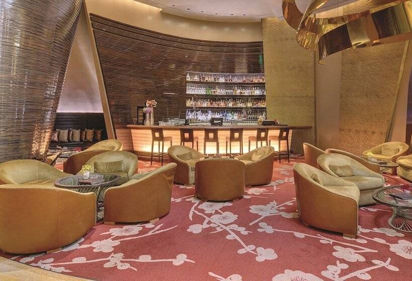 هتل Aria Sky Suites