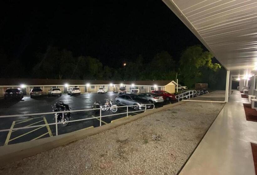 فندق Ayas Blossoms Inn