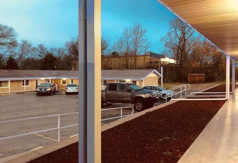 فندق Ayas Blossoms Inn