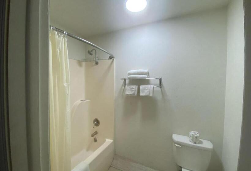 فندق Ayas Blossoms Inn