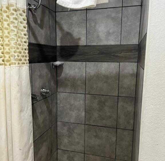 فندق Ayas Blossoms Inn