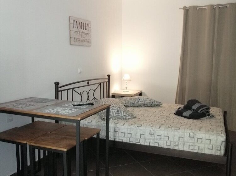 호텔 Eugenia Studios