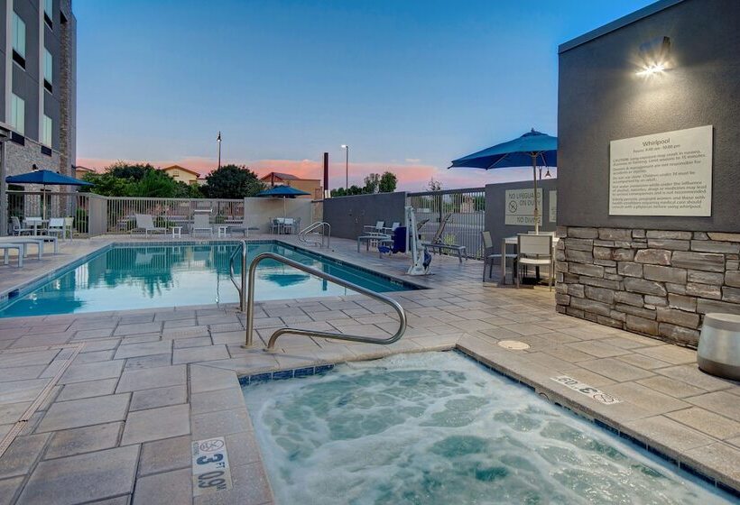 هتل Hampton Inn Queen Creek