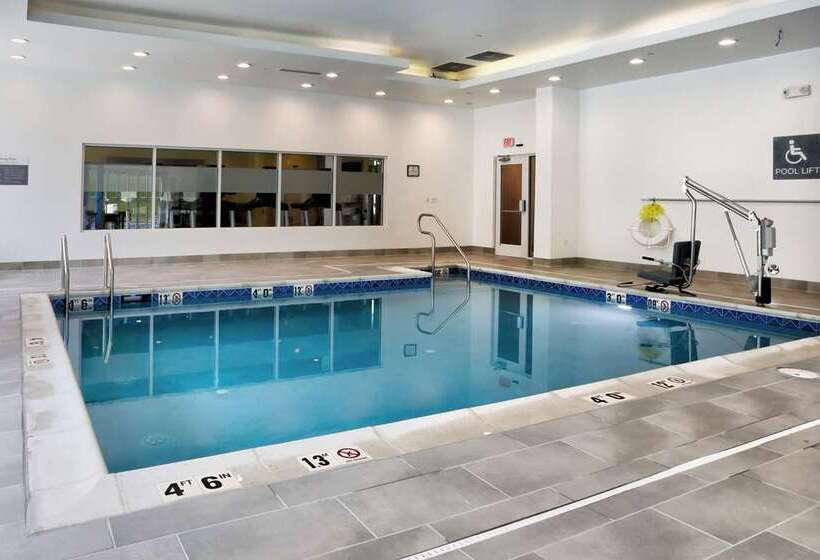 בית מלון כפרי Hilton Garden Inn Bel Air