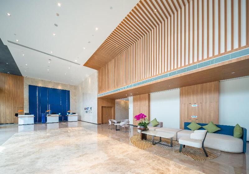 هتل Holiday Inn Express Nanning Jiangnan, An Ihg