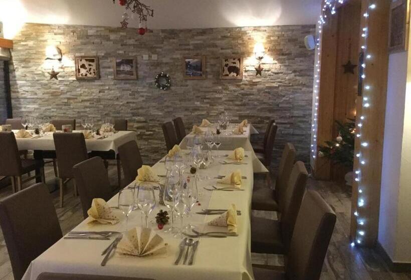 فندق Hôtel Dents De Veisivi